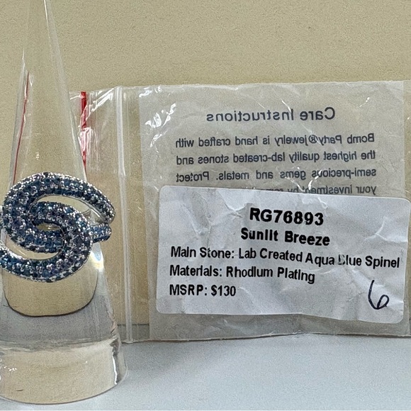 Sunlit Breeze, Size 6 - Picture 1 of 1